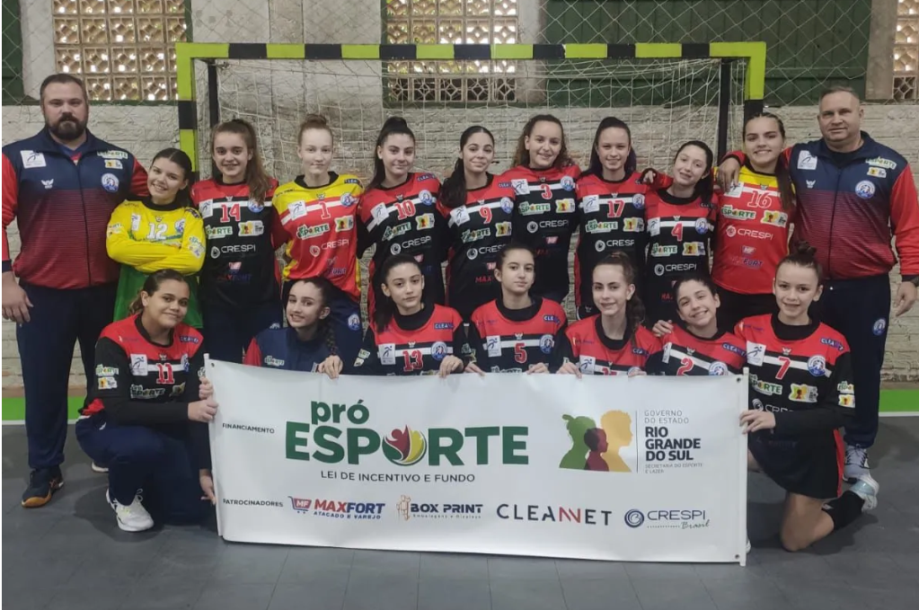 AECB começa Estadual de Handebol com vitórias e liderança